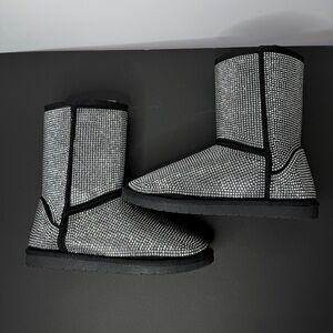 Elegant Black and Silver Winter Boots